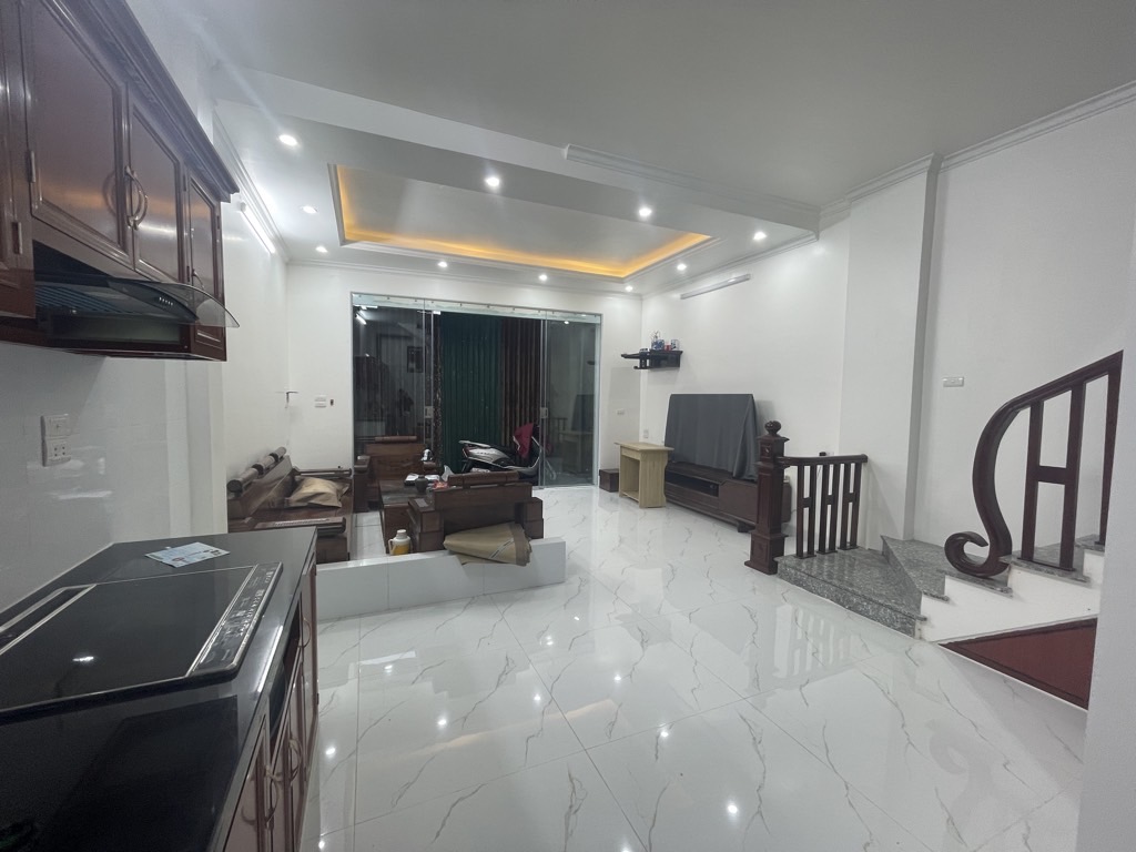 Bán nhà Định Công - diện tích 36.6m2 2 tầng - Nhà Mới Kinh Koong, ô tô tránh - giá 3,3 tỷ