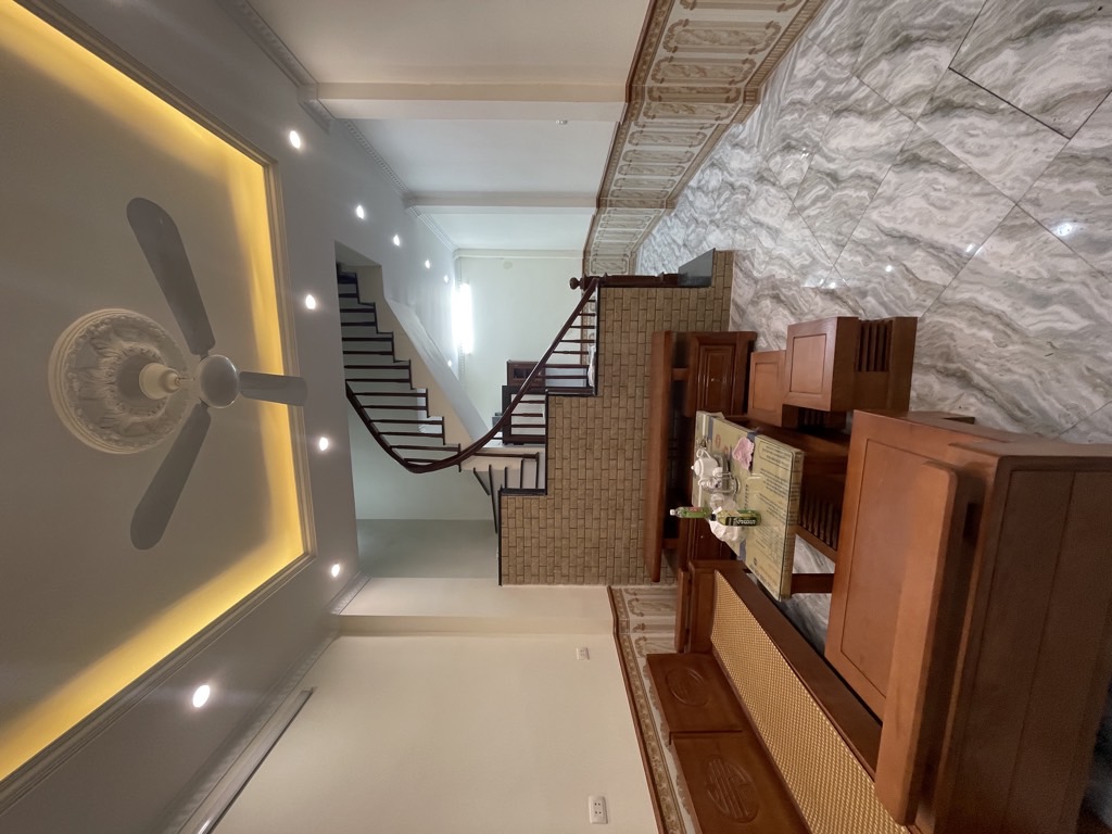 Bán nhà Định Công Thượng - diện tích 30.6m2 2 tầng - Ô tô tránh - giá 2,5 tỷ