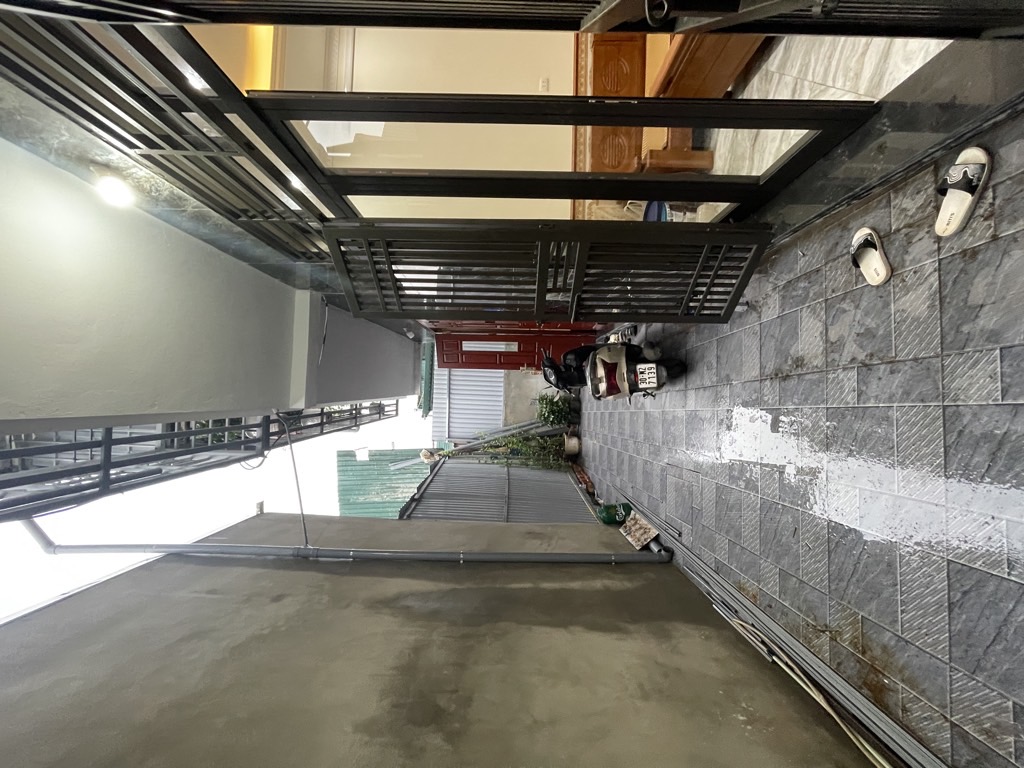 Bán nhà Định Công Thượng - diện tích 30.6m2 2 tầng - Ô tô tránh - giá 2,5 tỷ