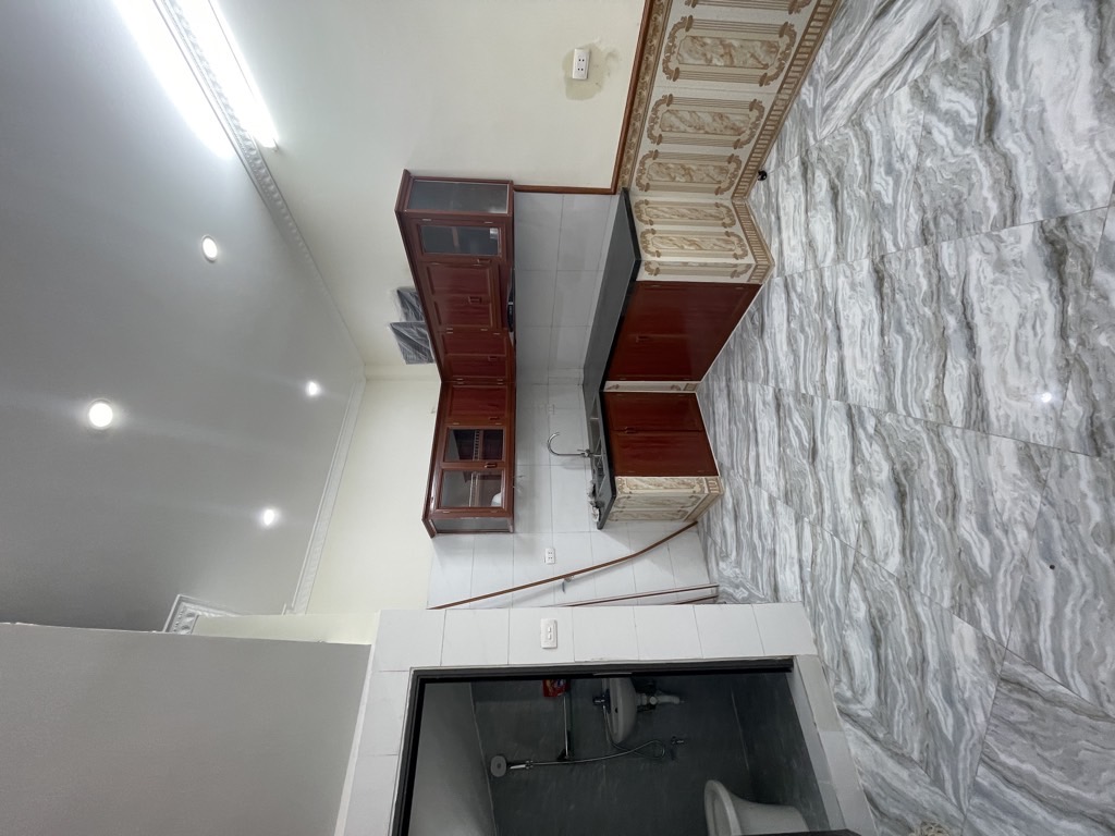 Bán nhà Định Công Thượng - diện tích 30.6m2 2 tầng - Ô tô tránh - giá 2,5 tỷ