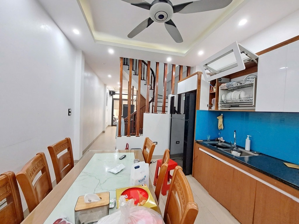 Bán nhà Đại Từ - diện tích 45.5m2 5 tầng - Nhà xây mới, tặng full nội thất - giá 9,25 tỷ