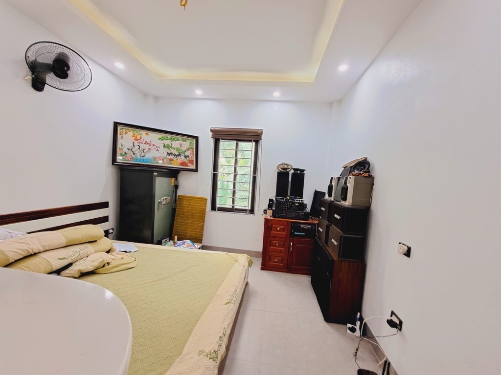 Bán nhà Đại Từ - diện tích 45.5m2 5 tầng - Nhà xây mới, tặng full nội thất - giá 9,25 tỷ