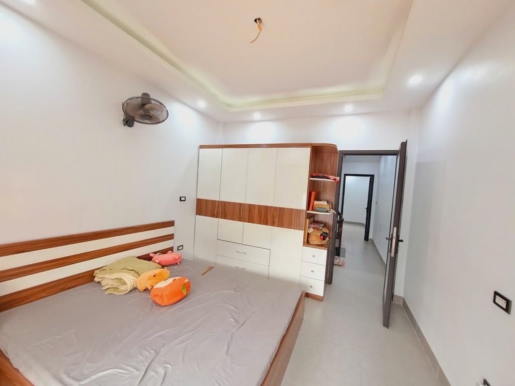 Bán nhà Đại Từ - diện tích 45.5m2 5 tầng - Nhà xây mới, tặng full nội thất - giá 9,25 tỷ