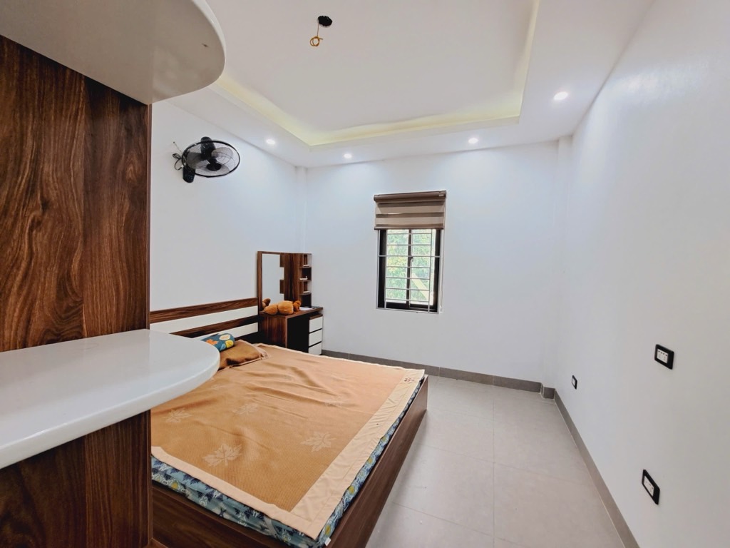 Bán nhà Đại Từ - diện tích 45.5m2 5 tầng - Nhà xây mới, tặng full nội thất - giá 9,25 tỷ