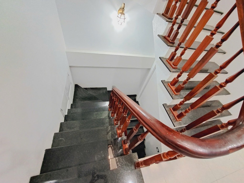 Bán nhà Đại Từ - diện tích 45.5m2 5 tầng - Nhà xây mới, tặng full nội thất - giá 9,25 tỷ