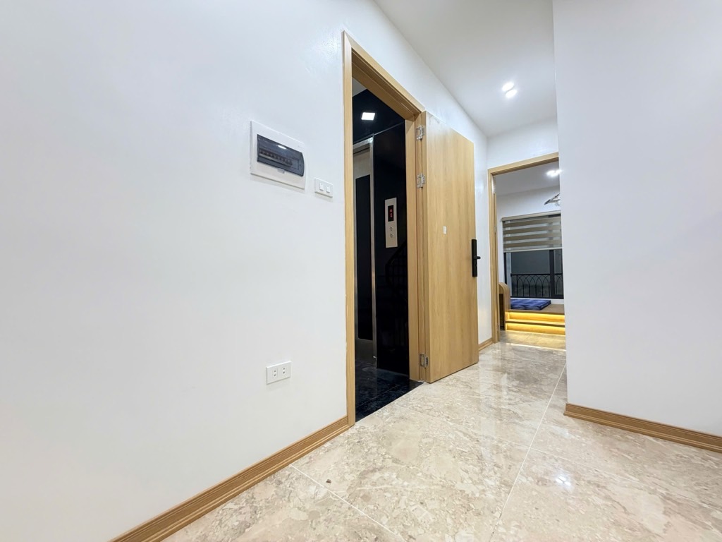 Bán nhà Lương Khánh Thiện - diện tích 40m2 6 tầng - Thang máy, cho thuê 600 triệu/năm - giá 12,38 tỷ