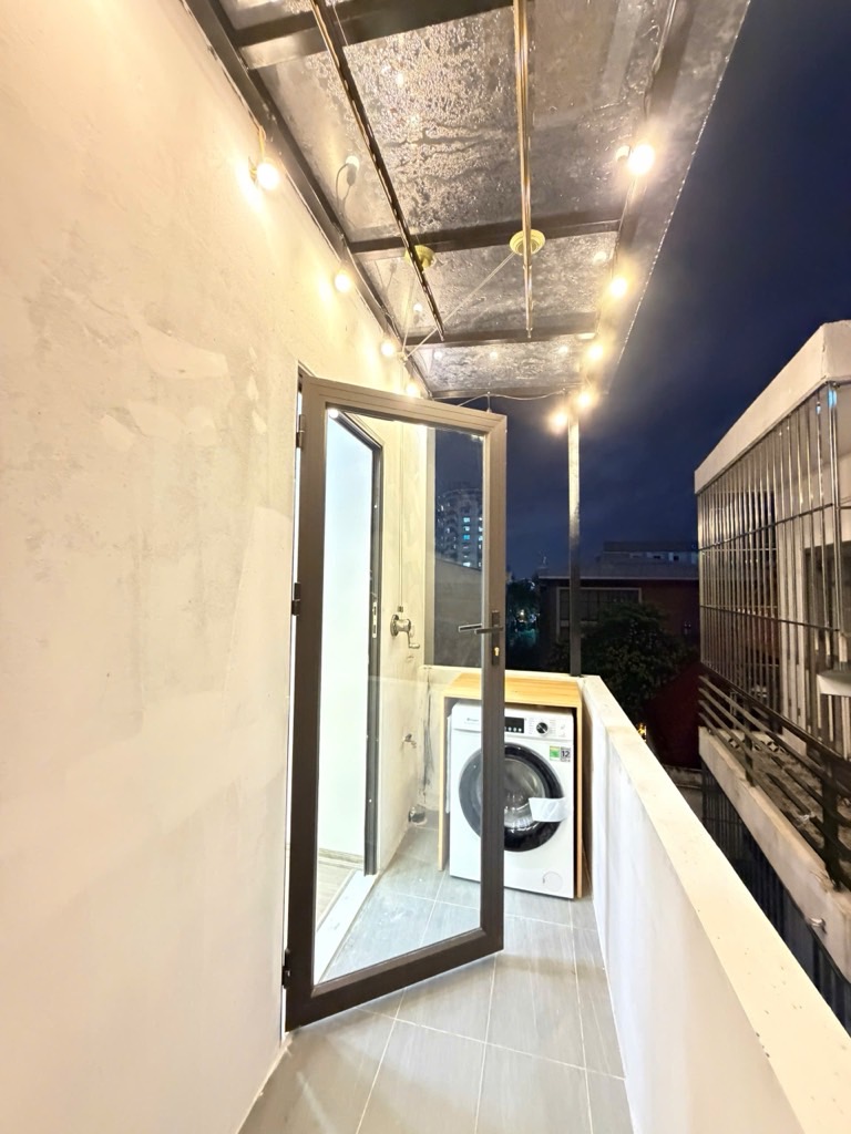 Bán nhà Lương Khánh Thiện - diện tích 40m2 6 tầng - Thang máy, cho thuê 600 triệu/năm - giá 12,38 tỷ