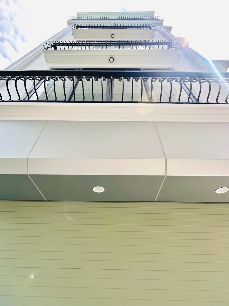 Bán nhà Thanh Lân - diện tích 32.2m2 5 tầng - Lô góc, gần phố - giá 8,9 tỷ