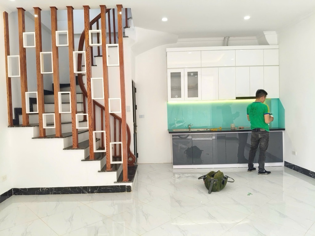 Bán nhà Thanh Lân - diện tích 32.2m2 5 tầng - Lô góc, gần phố - giá 8,9 tỷ