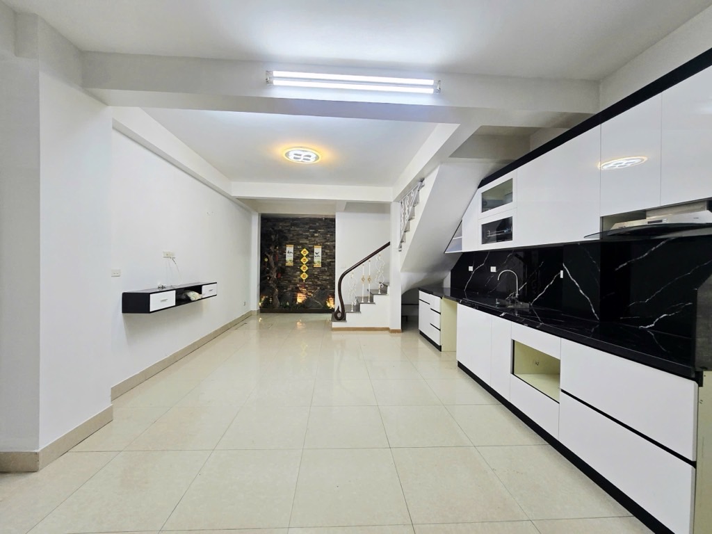 Bán nhà Ngõ Chợ Khâm Thiên - diện tích 46.1m2 5 tầng - Nhà đẹp hiếm có - giá 12,4 tỷ