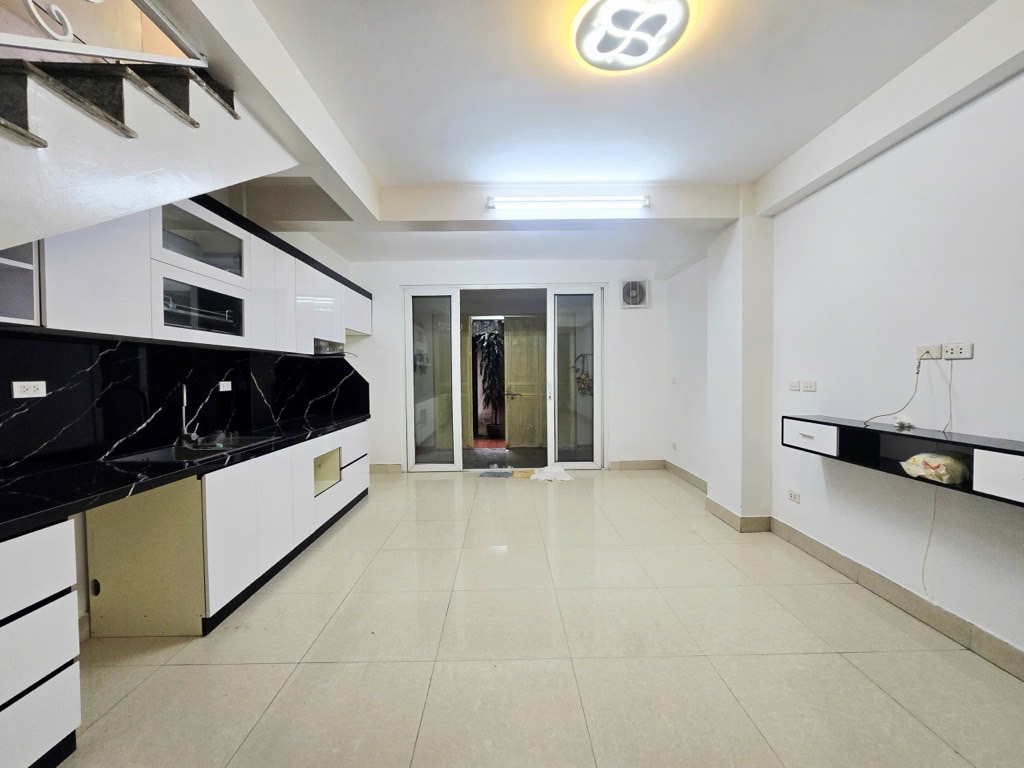 Bán nhà Ngõ Chợ Khâm Thiên - diện tích 46.1m2 5 tầng - Nhà đẹp hiếm có - giá 12,4 tỷ