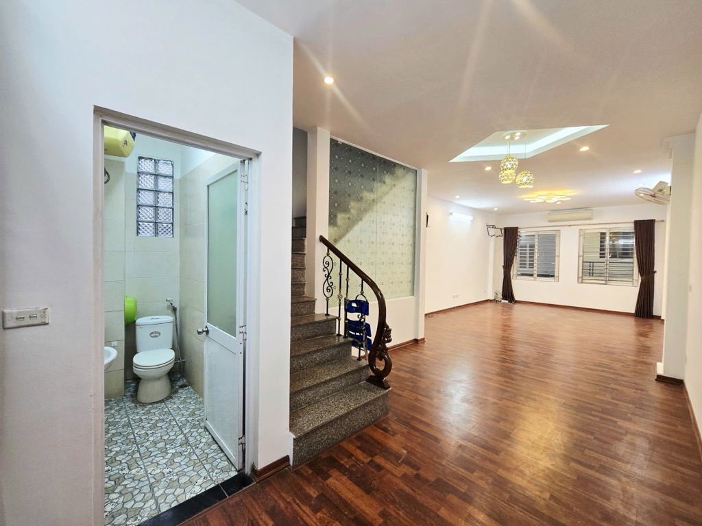 Bán nhà Ngõ Chợ Khâm Thiên - diện tích 46.1m2 5 tầng - Nhà đẹp hiếm có - giá 12,4 tỷ