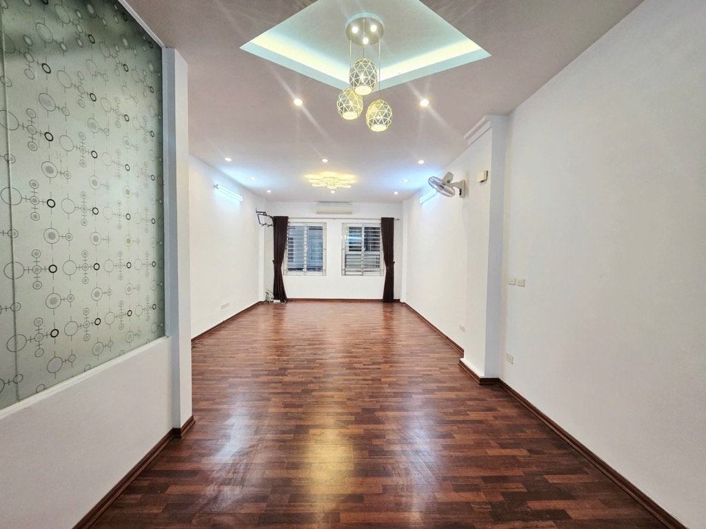 Bán nhà Ngõ Chợ Khâm Thiên - diện tích 46.1m2 5 tầng - Nhà đẹp hiếm có - giá 12,4 tỷ