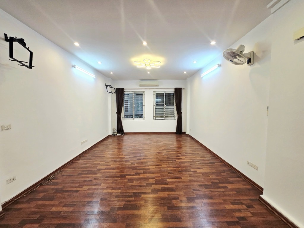 Bán nhà Ngõ Chợ Khâm Thiên - diện tích 46.1m2 5 tầng - Nhà đẹp hiếm có - giá 12,4 tỷ