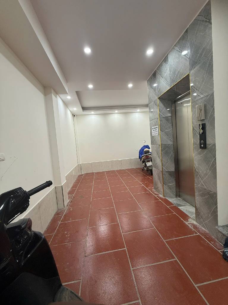 Bán nhà Kim Giang - diện tích 49m2 6 tầng - Lô góc, thang máy - giá 10,5 tỷ