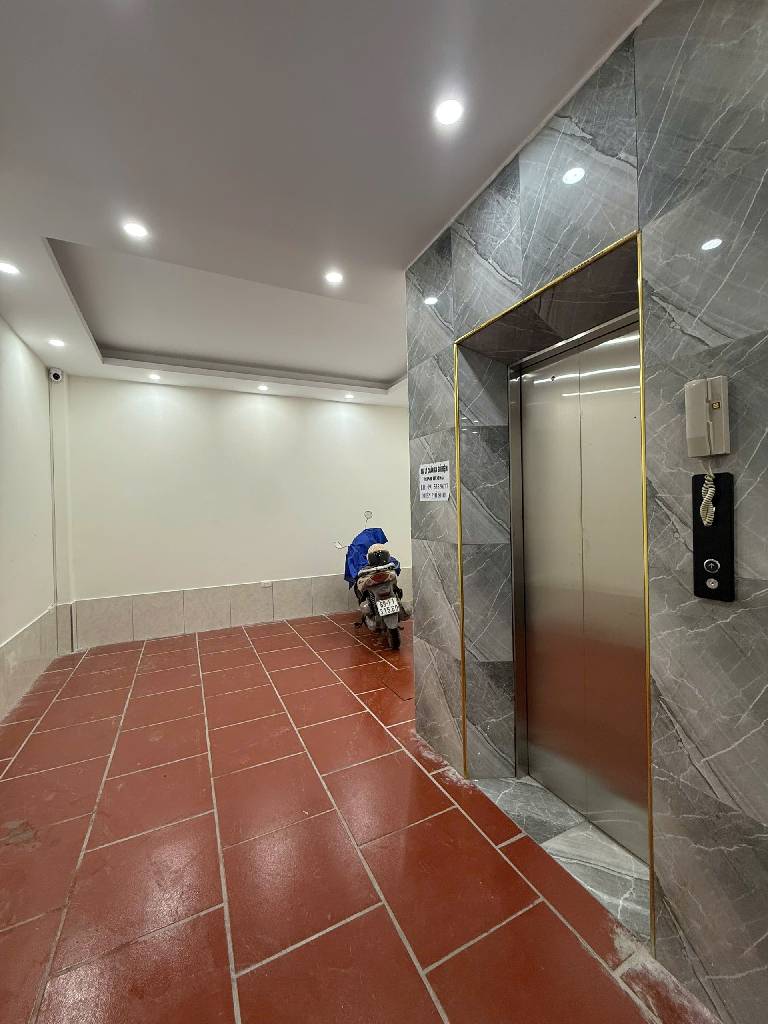 Bán nhà Kim Giang - diện tích 49m2 6 tầng - Lô góc, thang máy - giá 10,5 tỷ