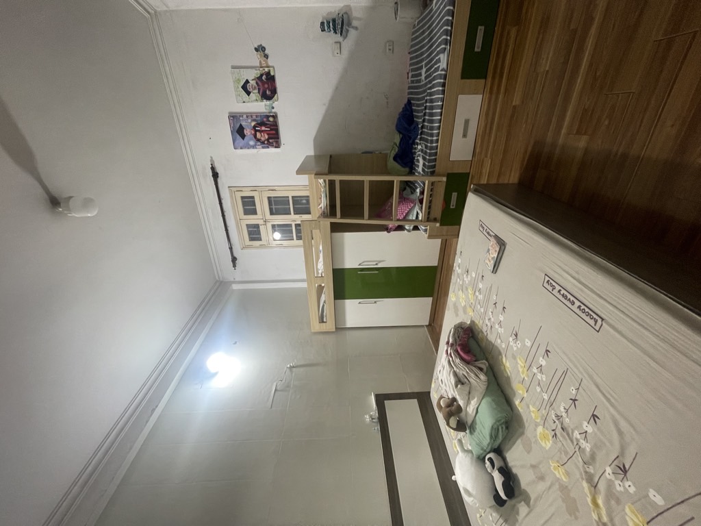 Bán nhà Yên Lạc - diện tích 47.9m2 3 tầng - Ô TÔ NGỦ TRONG NHÀ - giá 16,5 tỷ