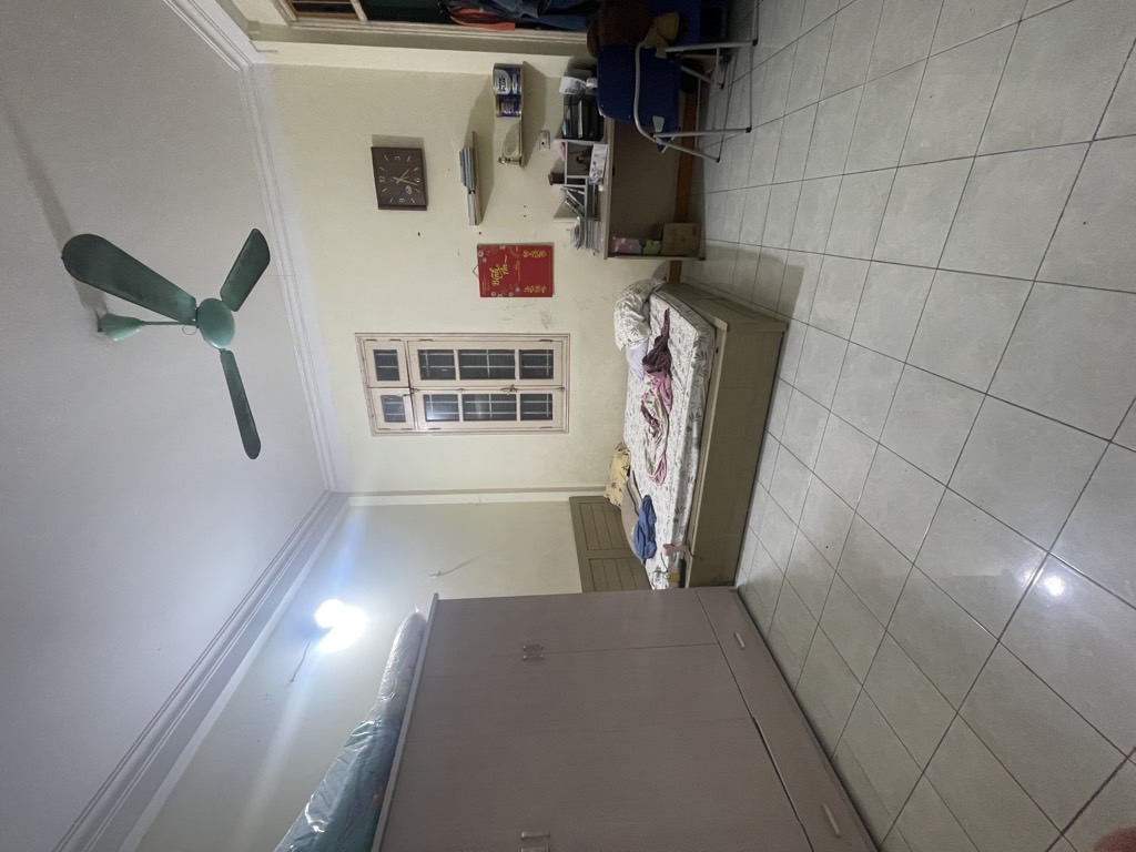 Bán nhà Yên Lạc - diện tích 47.9m2 3 tầng - Ô TÔ NGỦ TRONG NHÀ - giá 16,5 tỷ