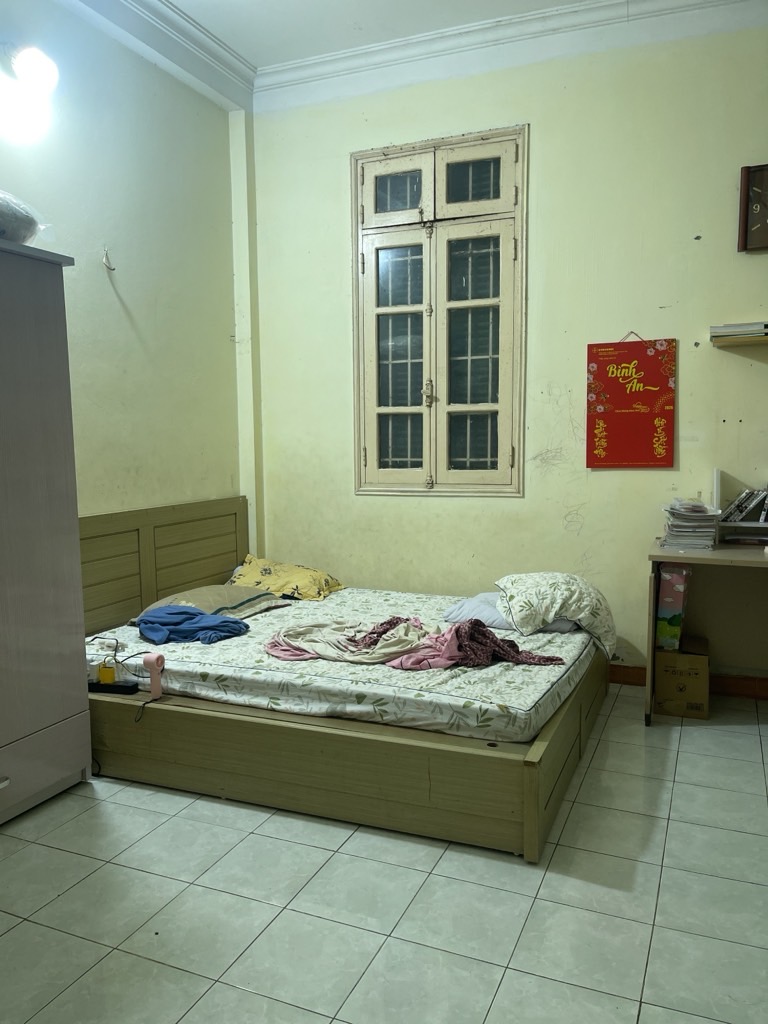 Bán nhà Yên Lạc - diện tích 47.9m2 3 tầng - Ô TÔ NGỦ TRONG NHÀ - giá 16,5 tỷ