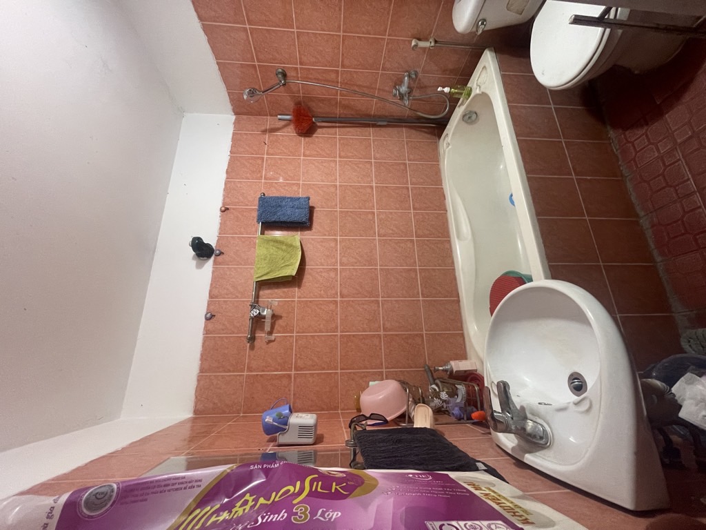 Bán nhà Yên Lạc - diện tích 47.9m2 3 tầng - Ô TÔ NGỦ TRONG NHÀ - giá 16,5 tỷ