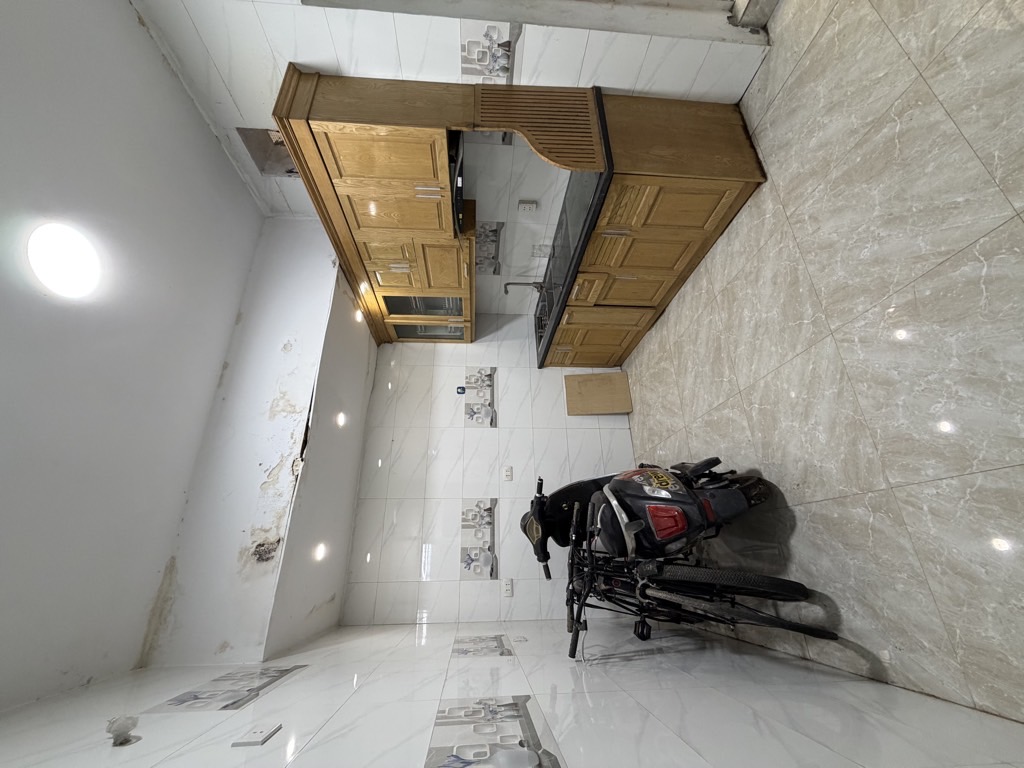 Bán nhà Lạc Trung - diện tích 49m2 1 tầng - ô tô đỗ cửa - giá 5,4 tỷ