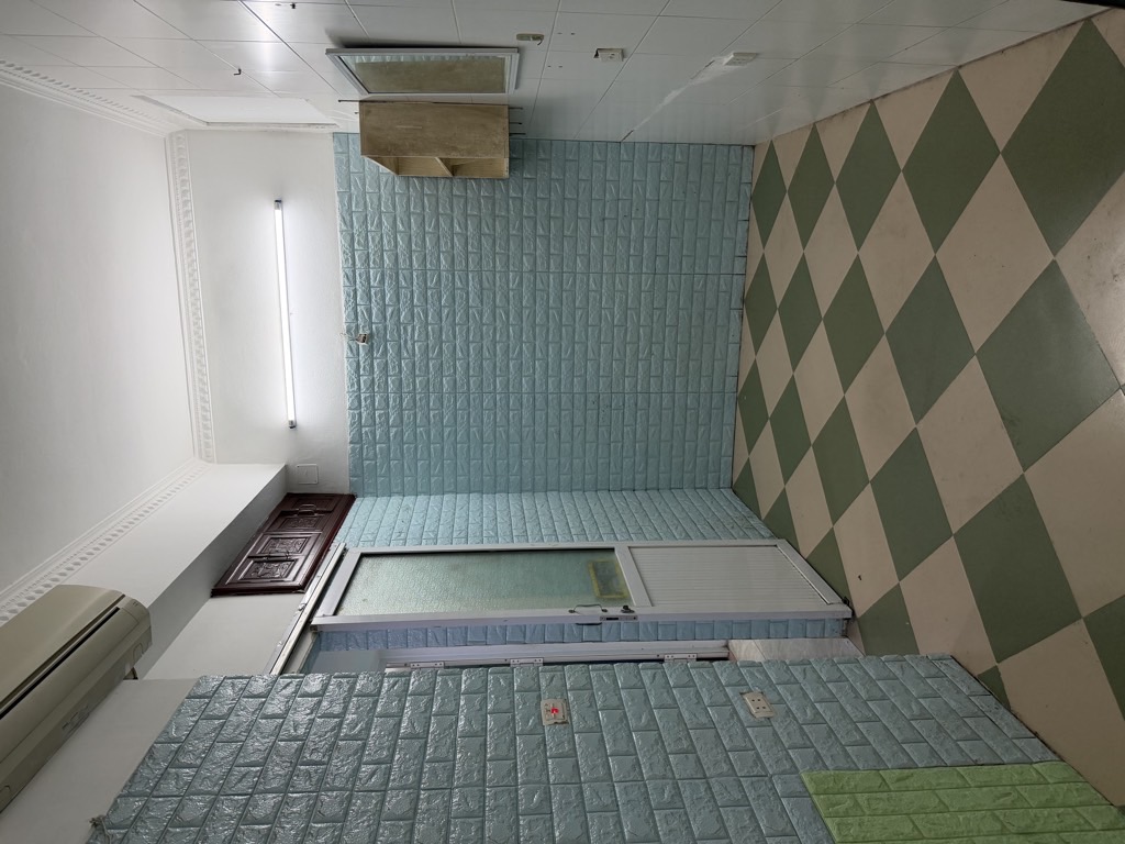 Bán nhà Lạc Trung - diện tích 49m2 1 tầng - ô tô đỗ cửa - giá 5,4 tỷ