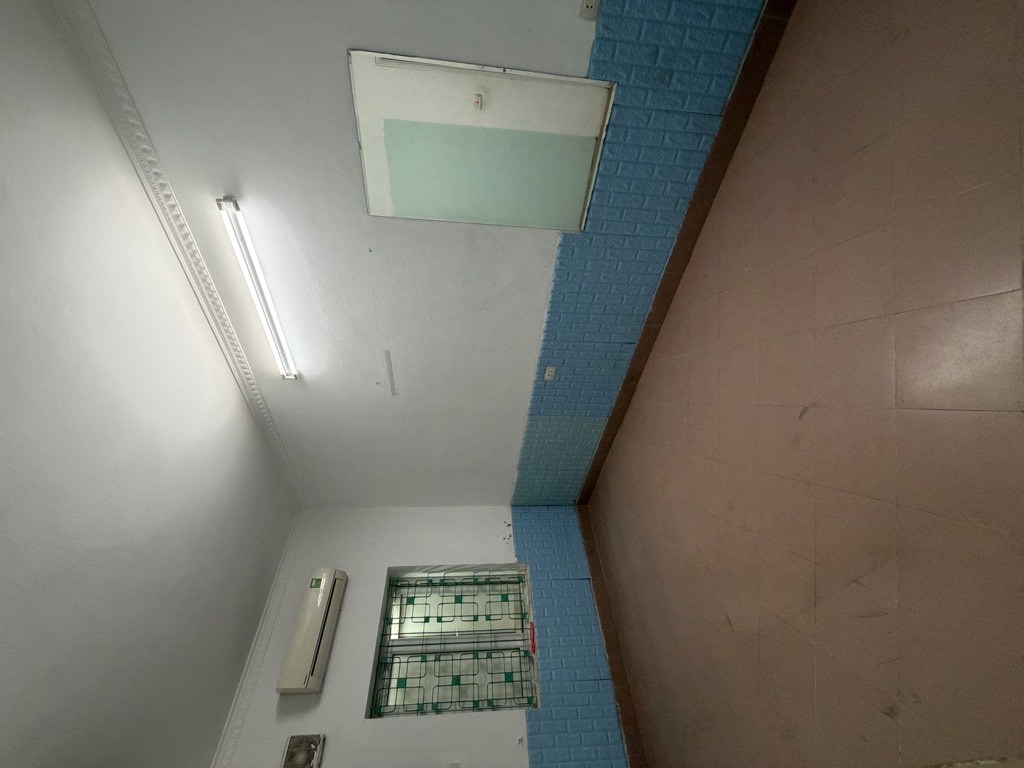 Bán nhà Lạc Trung - diện tích 49m2 1 tầng - ô tô đỗ cửa - giá 5,4 tỷ