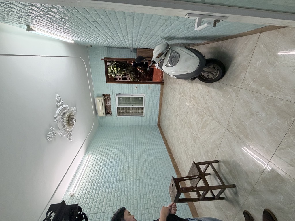 Bán nhà Lạc Trung - diện tích 49m2 1 tầng - ô tô đỗ cửa - giá 5,4 tỷ