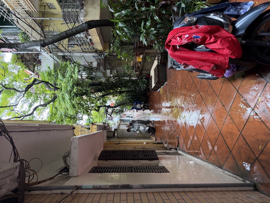 Bán nhà Lạc Trung - diện tích 49m2 1 tầng - ô tô đỗ cửa - giá 5,4 tỷ