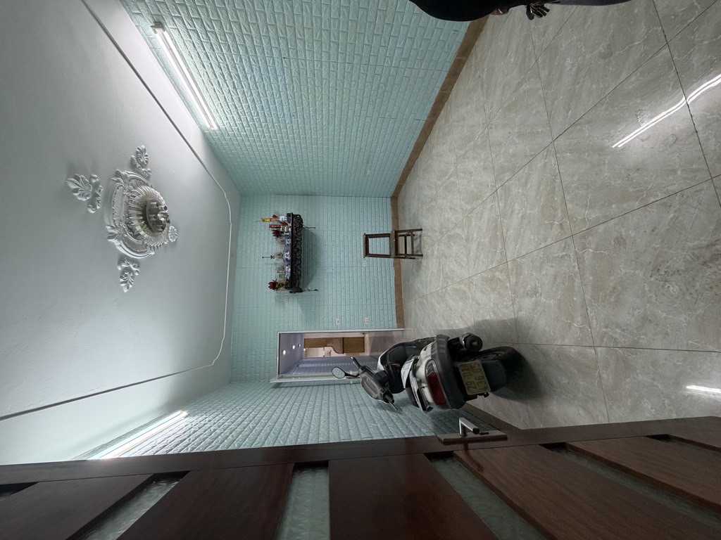 Bán nhà Lạc Trung - diện tích 49m2 1 tầng - ô tô đỗ cửa - giá 5,4 tỷ