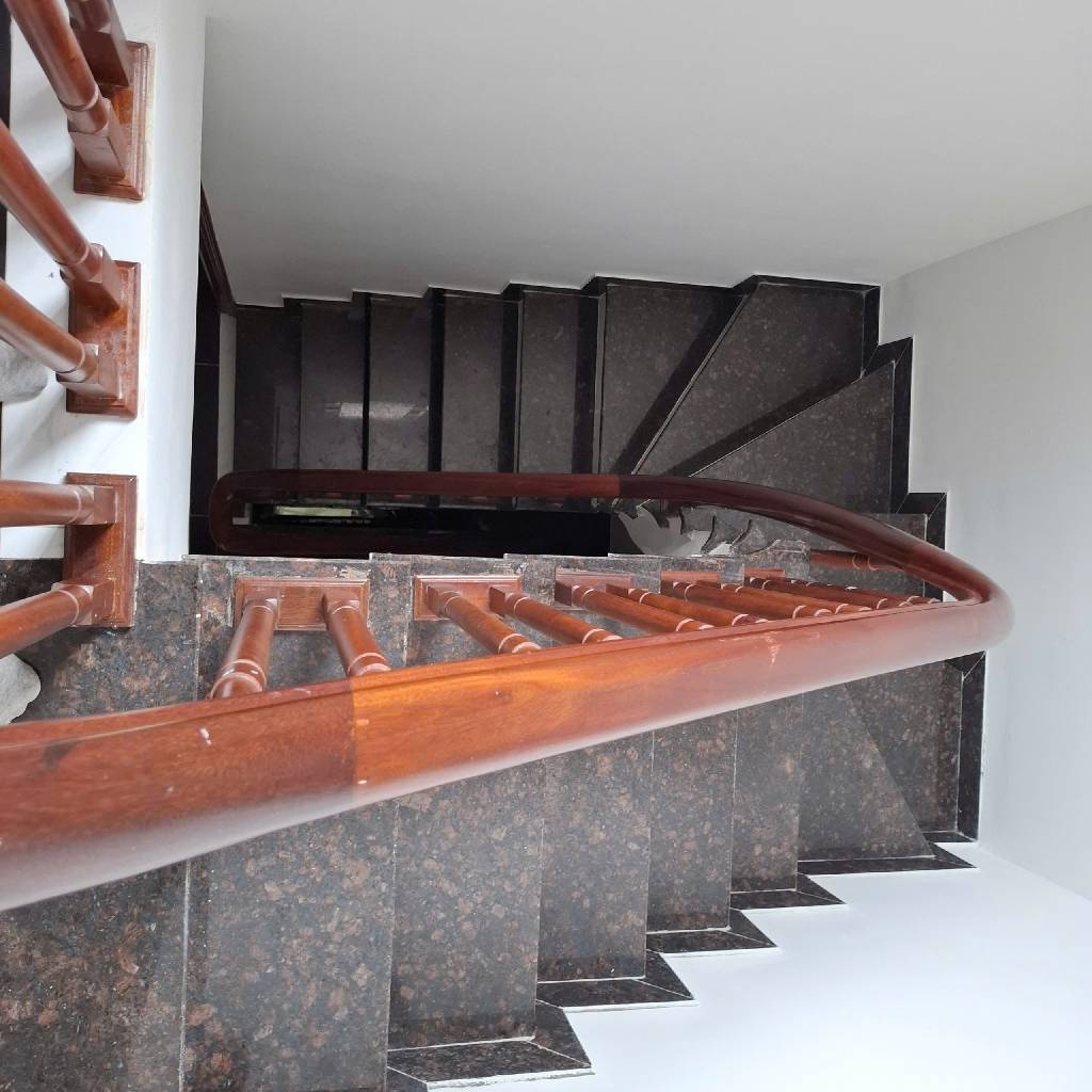 Bán nhà Nguyễn Xiển - diện tích 63.8m2 6 tầng - HIẾM - THANG MÁY - giá 24 tỷ