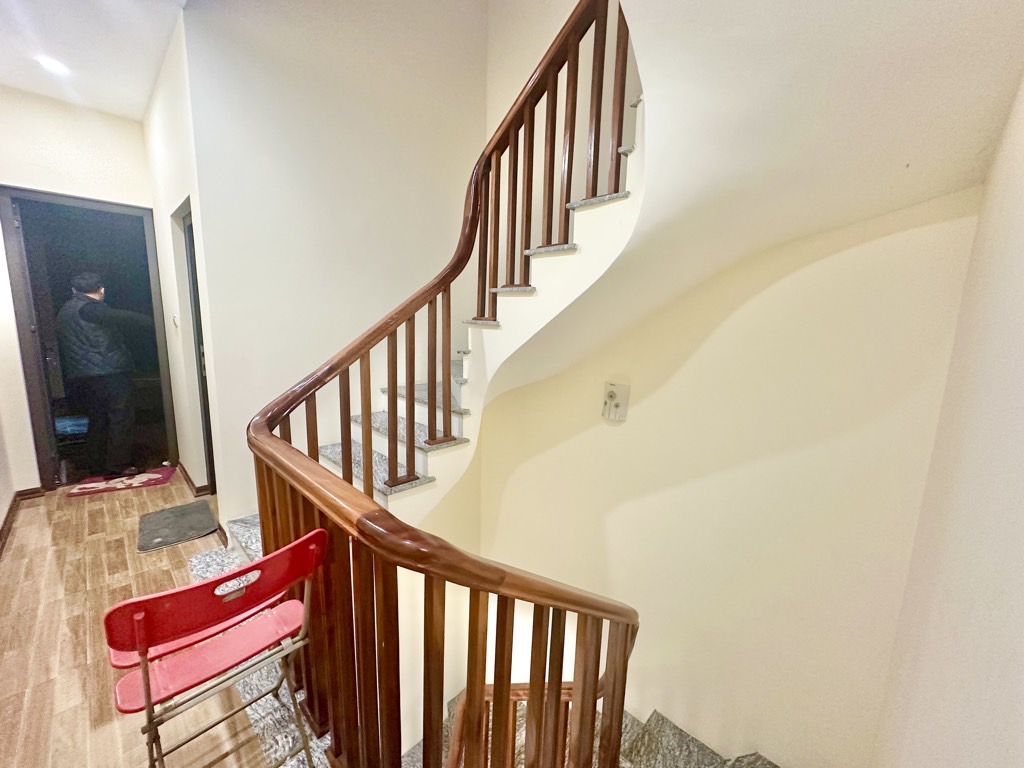 Bán nhà Nam Dư - diện tích 44.6m2 4 tầng - Ô TÔ ĐỖ CỬA - giá 8,99 tỷ