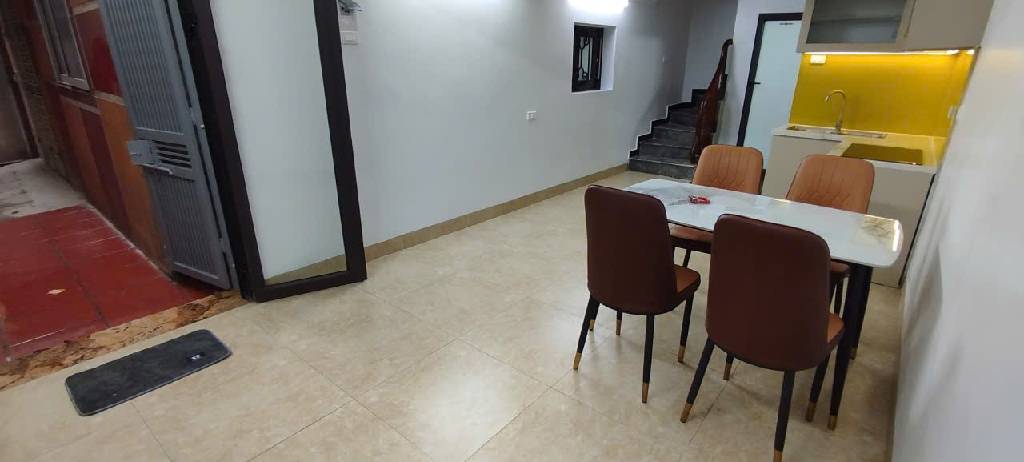 Bán nhà Thanh Đàm - diện tích 30,7m2 5 tầng - Ô tô đỗ cổng - giá 6,8 tỷ