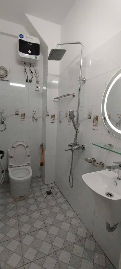 Bán nhà Thanh Đàm - diện tích 30,7m2 5 tầng - Ô tô đỗ cổng - giá 6,8 tỷ