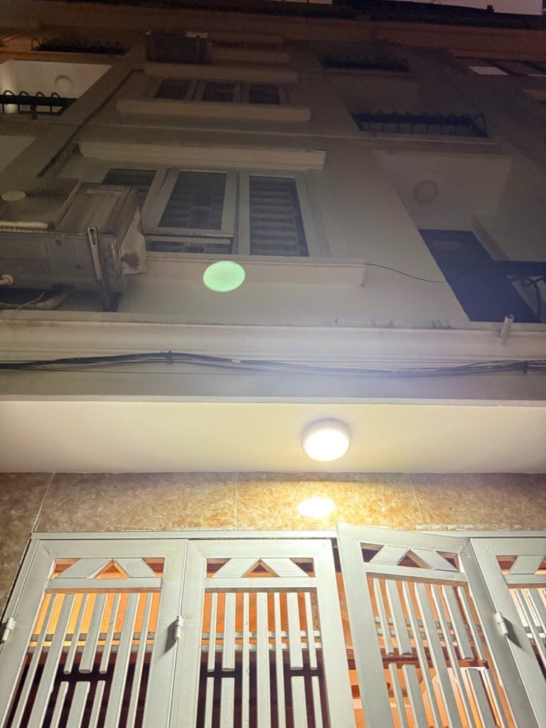 Bán nhà Bạch Mai - diện tích 30,1m2 6 tầng - Ô TÔ ĐỖ CỔNG - giá 12,5 tỷ