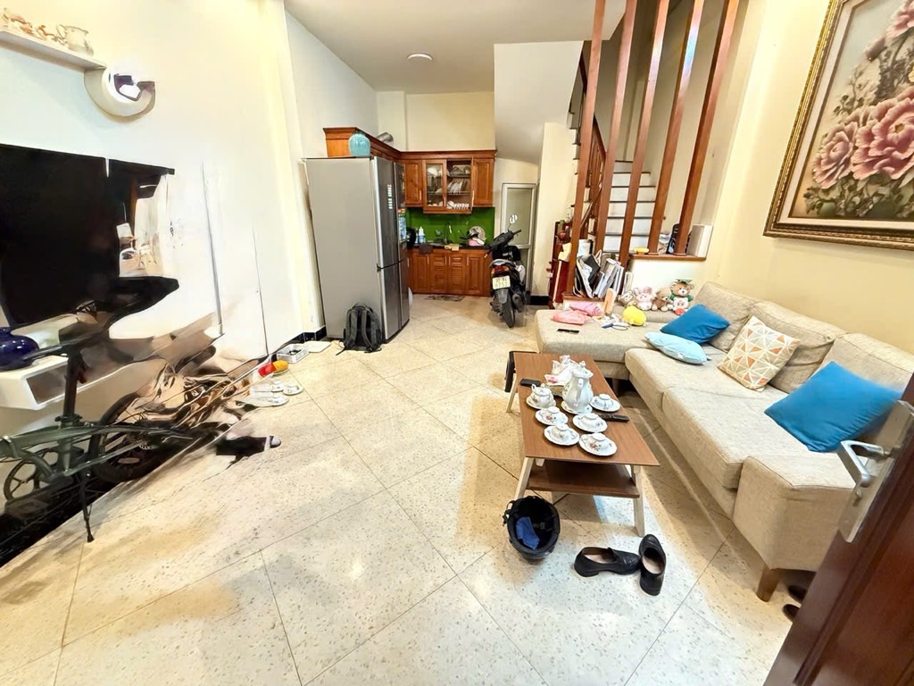 Bán nhà Bạch Mai - diện tích 30,1m2 6 tầng - Ô TÔ ĐỖ CỔNG - giá 12,5 tỷ