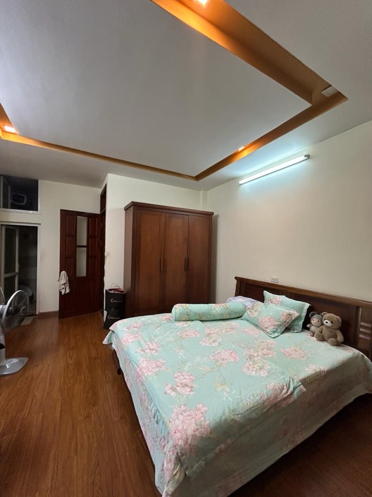 Bán nhà Bạch Mai - diện tích 30,1m2 6 tầng - Ô TÔ ĐỖ CỔNG - giá 12,5 tỷ