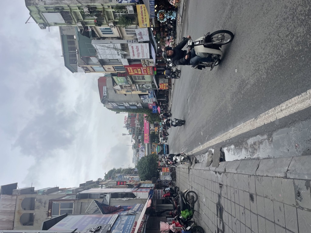 Bán nhà Kim Ngưu - diện tích 25m2 7 tầng - Mặt phố - giá 7 tỷ