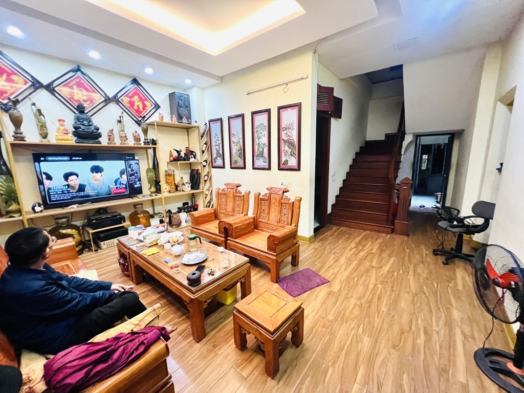 Bán nhà Minh Khai - diện tích 56m2 5 tầng - Ngõ 874, nhà đẹp hiếm có - giá 16,5 tỷ