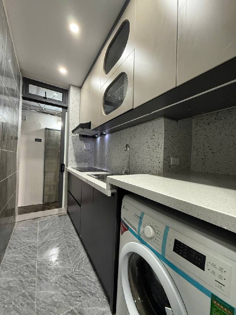 Bán nhà Nguyễn Công Trứ - diện tích 80m2 2 tầng - Căn hộ Tập thể - giá 4,65 tỷ