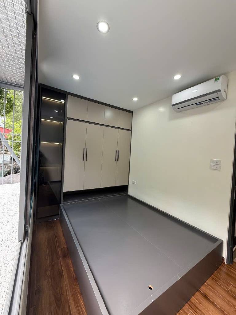Bán nhà Nguyễn Công Trứ - diện tích 80m2 2 tầng - Căn hộ Tập thể - giá 4,65 tỷ