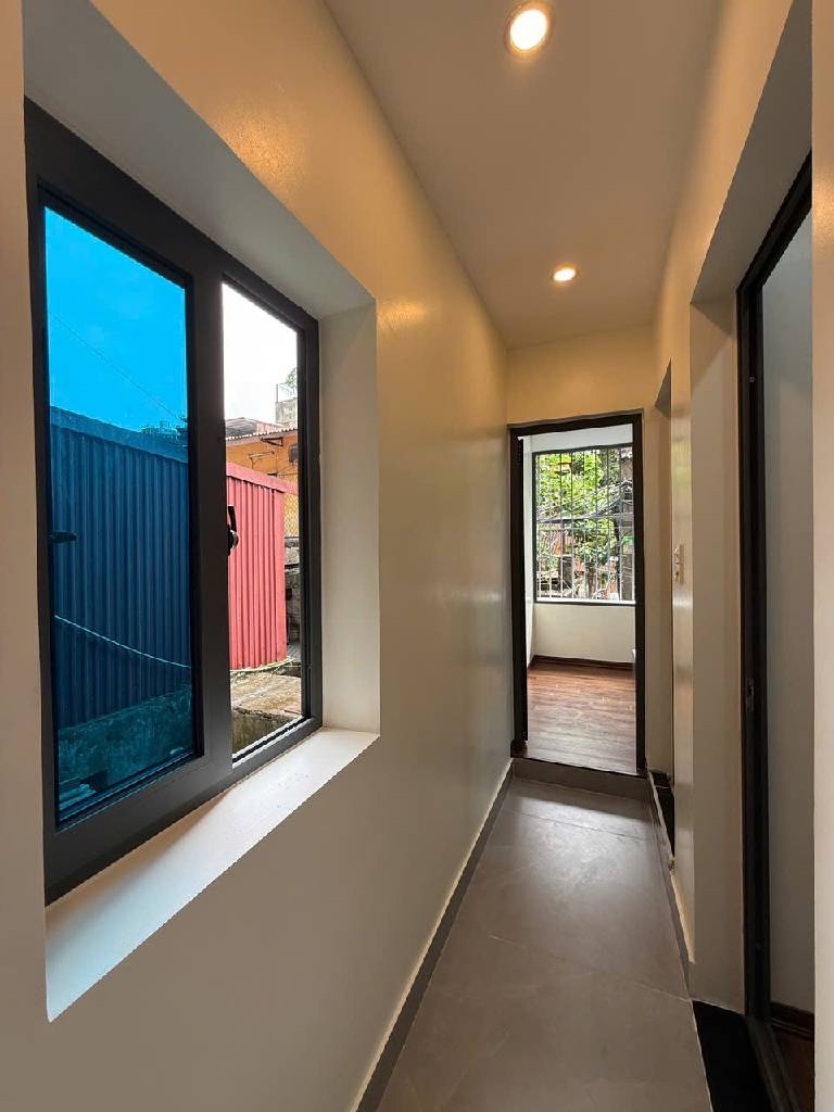 Bán nhà Nguyễn Công Trứ - diện tích 80m2 2 tầng - Căn hộ Tập thể - giá 4,65 tỷ