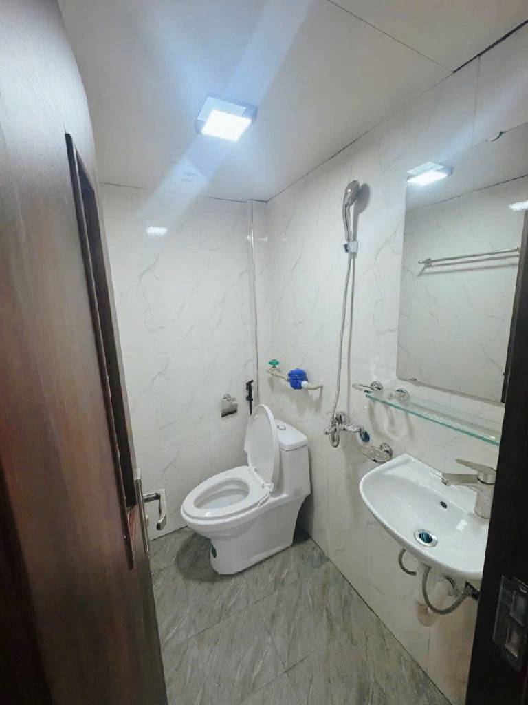 Bán nhà Quan Thổ 1 - diện tích 75.2m2 6 tầng - Khu VIP Đống Đa - giá 21 tỷ
