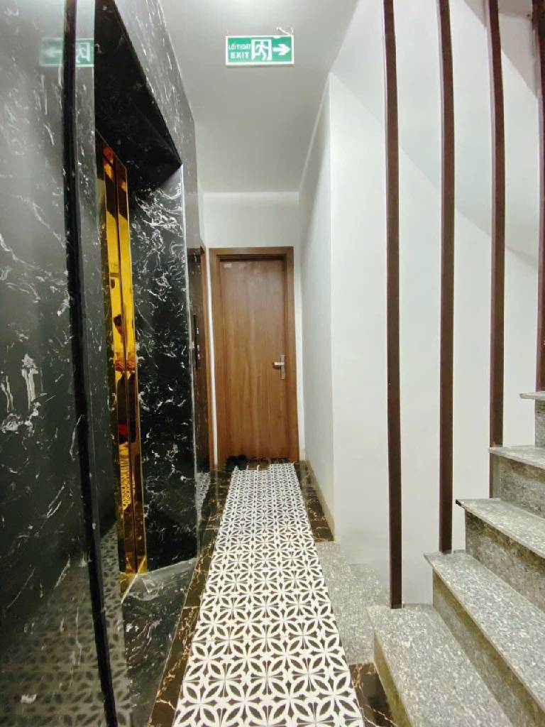 Bán nhà Quan Thổ 1 - diện tích 75.2m2 6 tầng - Khu VIP Đống Đa - giá 21 tỷ