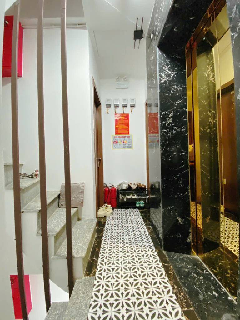 Bán nhà Quan Thổ 1 - diện tích 75.2m2 6 tầng - Khu VIP Đống Đa - giá 21 tỷ