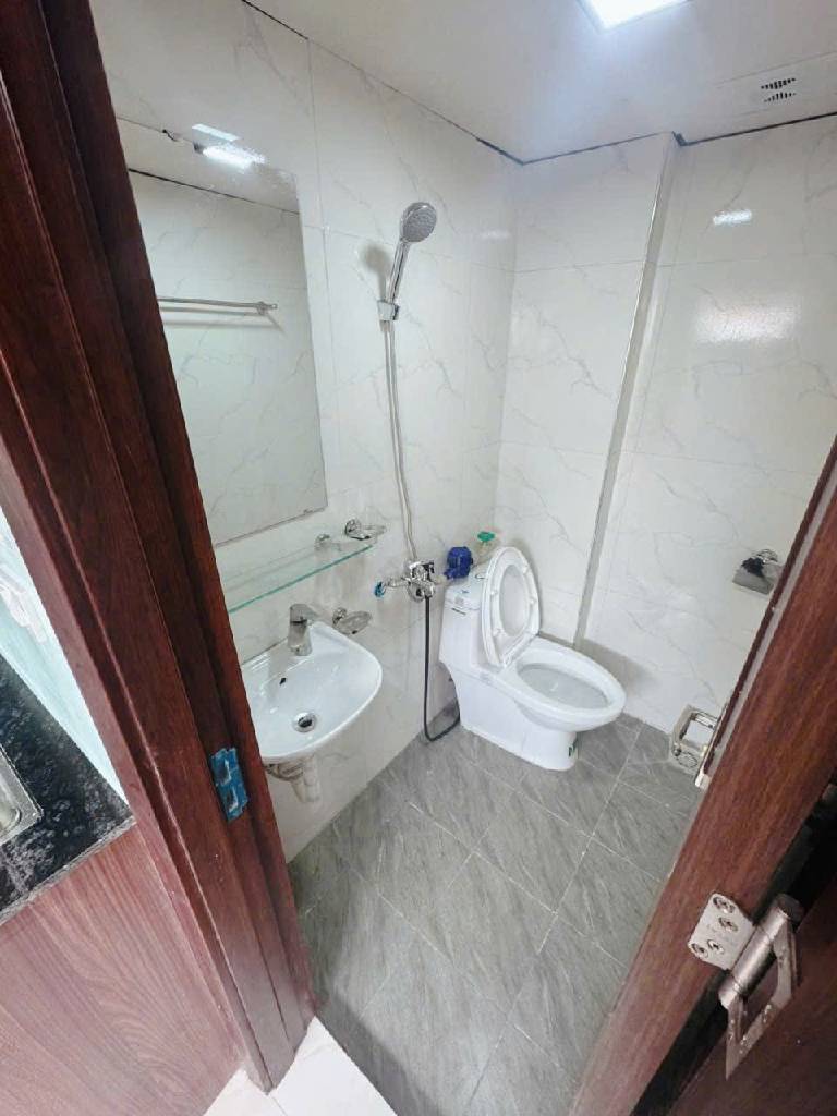 Bán nhà Quan Thổ 1 - diện tích 75.2m2 6 tầng - Khu VIP Đống Đa - giá 21 tỷ