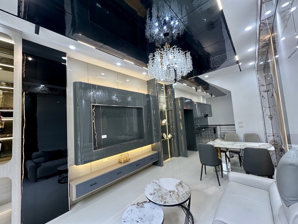 Bán nhà Kim Giang - diện tích 37m2 5 tầng - Mặt phố - giá 22,2 tỷ