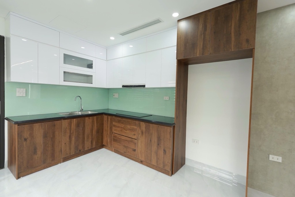 Bán nhà Giáp Bát - diện tích 51m2 6 tầng - Cực phẩm thang máy mặt phố kinh doanh - giá 22,8 tỷ