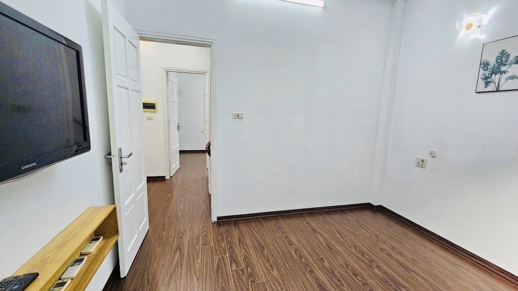 Bán nhà Hoàng Mai - diện tích 51m2 4 tầng - có ô chờ thang máy - giá 11,2 tỷ