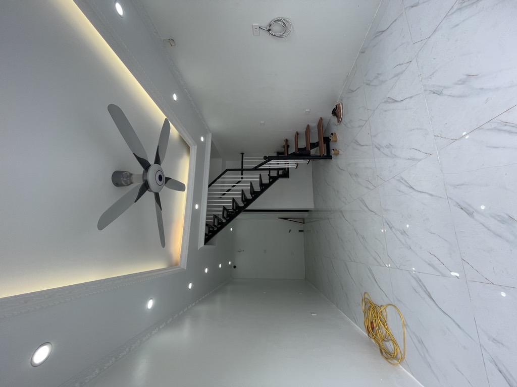 Bán nhà Vĩnh Hoàng - diện tích 42m2 2 tầng - Nhà mới về ở luôn - giá 2,4 tỷ